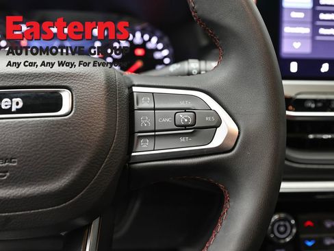 Used 2025 Jeep Compass Trailhawk AWD/4WD image 16