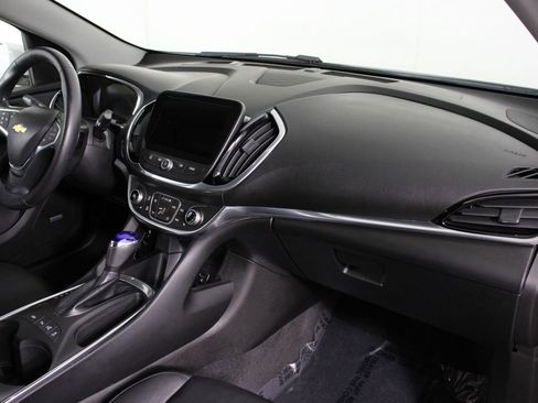 Used 2018 Chevrolet Volt Premier w/ Driver Confidence Package image 24