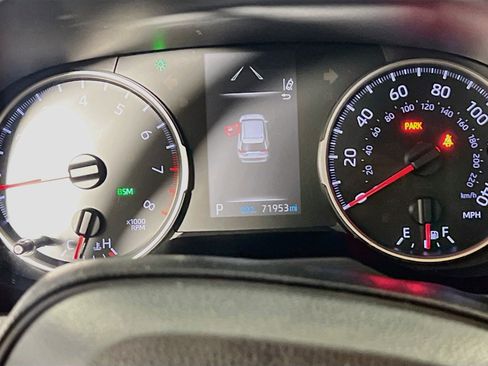 Used 2019 Toyota RAV4 XLE w/ Convenience Package FWD image 22