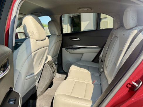 Used 2019 Cadillac XT4 Luxury FWD image 7