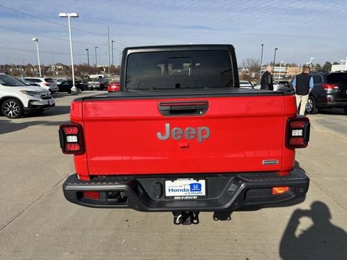 Used 2020 Jeep Gladiator Overland image 6