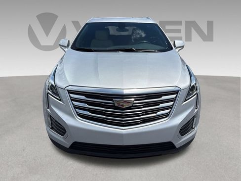 Used 2017 Cadillac XT5 FWD image 2