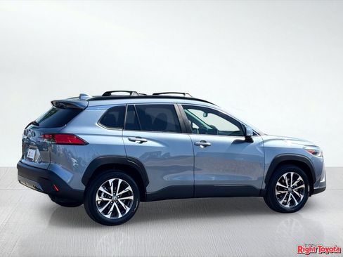 Certified 2024 Toyota Corolla Cross XLE w/ Convenience Package image 5