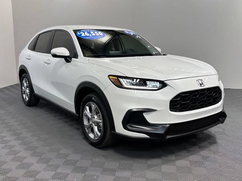 Certified 2025 Honda HR-V LX image 3
