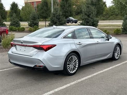 Used 2021 Toyota Avalon Limited image 34