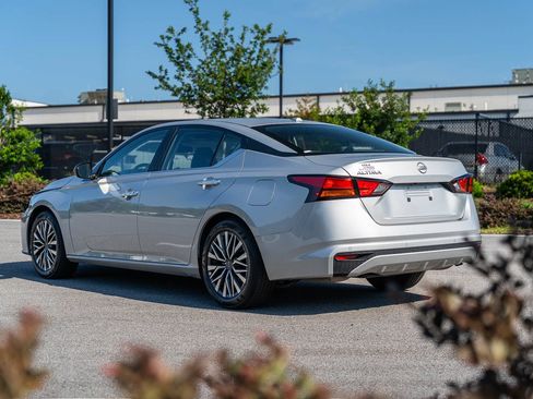 Used 2025 Nissan Altima 2.5 SV FWD image 5