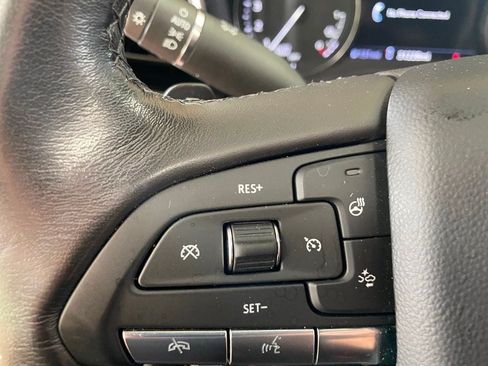 Used 2023 Cadillac XT6 Premium Luxury w/ Technology Package AWD/4WD image 41