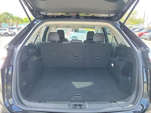 Used 2023 Ford Edge SEL image 11