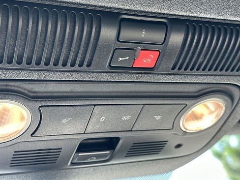 Used 2019 Volkswagen Beetle 2.0T SE image 30