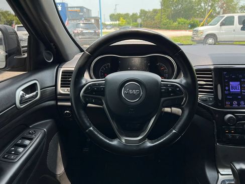 Used 2021 Jeep Grand Cherokee Laredo X RWD image 18