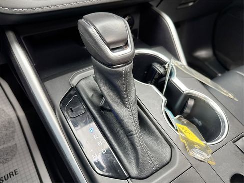 Used 2023 Toyota Highlander XLE image 17