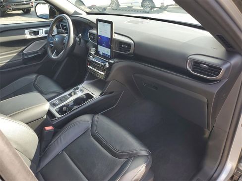 Used 2022 Ford Explorer ST w/ Equipment Group 401A image 4