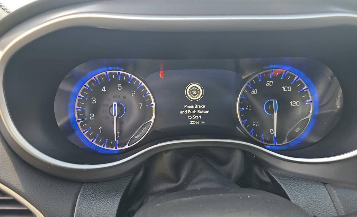 Used 2026 Chrysler Pacifica Select FWD image 4