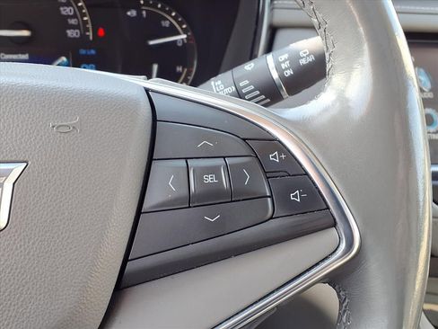 Used 2018 Cadillac XT5 Luxury image 28