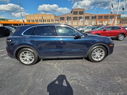 Used 2024 Porsche Cayenne AWD/4WD image 8
