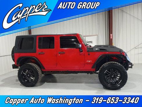 Used 2017 Jeep Wrangler Unlimited Sahara w/ Connectivity Group AWD/4WD image 1