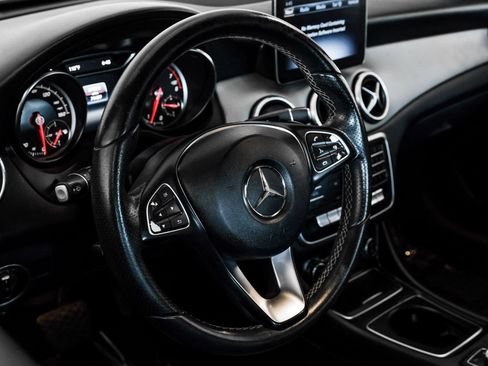 Used 2018 Mercedes-Benz CLA 250 image 14