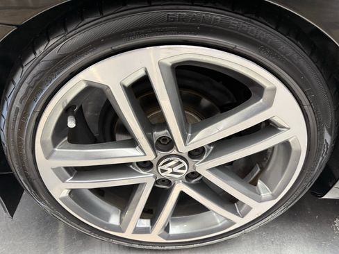 Used 2017 Volkswagen Jetta SEL image 27