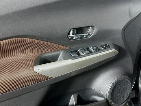 Used 2020 Nissan Kicks SR FWD image 15