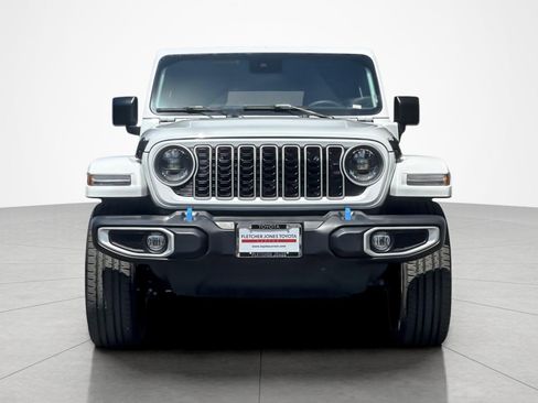 Used 2024 Jeep Wrangler Unlimited Sahara AWD/4WD image 8