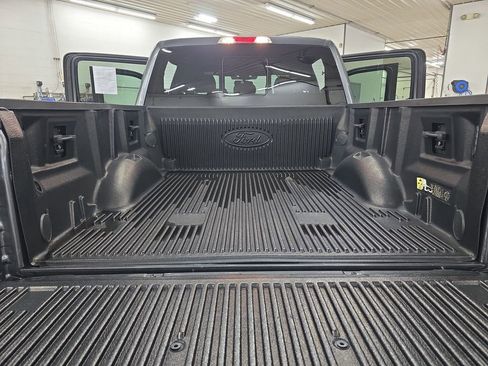 Used 2019 Ford F150 XLT w/ Equipment Group 302A Luxury AWD/4WD image 12