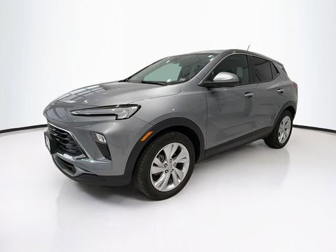 Used 2024 Buick Encore GX Preferred image 3