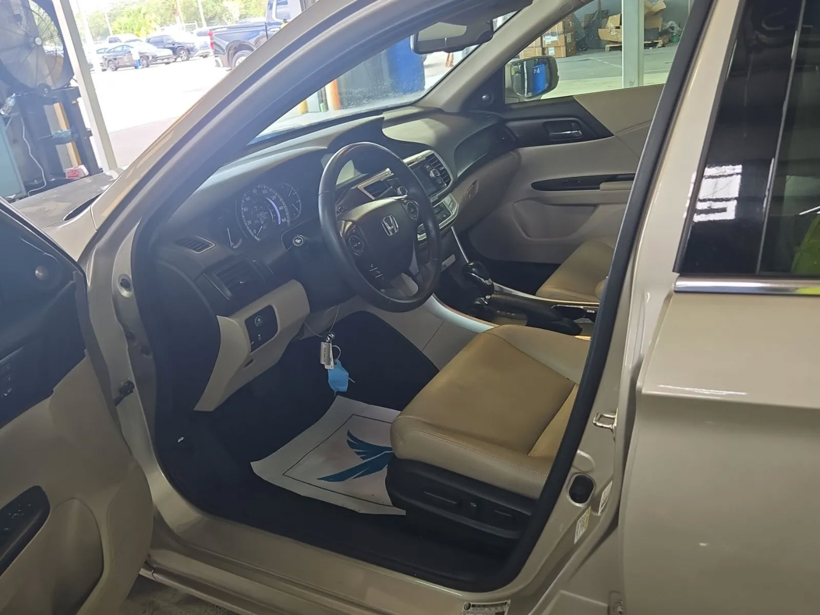 Used 2015 Honda Accord EX-L image 3