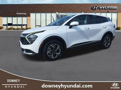 Used 2025 Kia Sportage LX FWD image 1