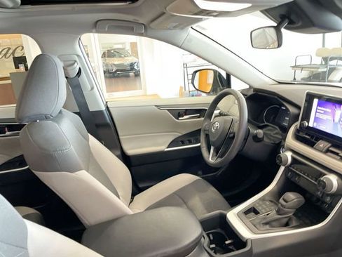 Used 2025 Toyota RAV4 XLE w/ Convenience Package AWD/4WD image 19