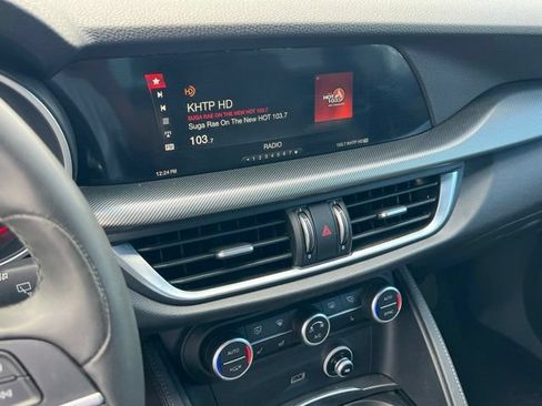 Used 2019 Alfa Romeo Stelvio Ti Sport w/ Quick Order Package 22S Sport AWD/4WD image 18