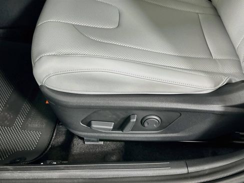 New 2026 Hyundai Elantra Limited FWD image 20
