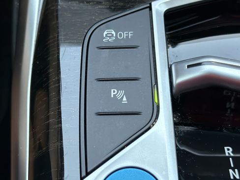 Used 2024 BMW i4 eDrive35 w/ Premium Package RWD image 9