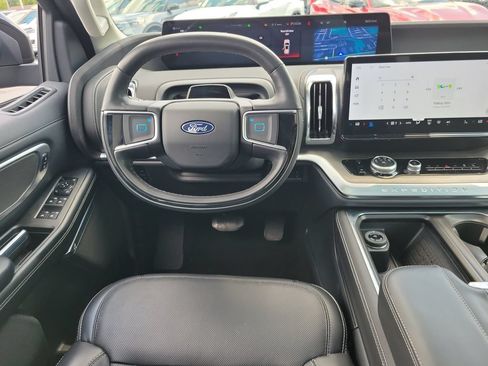 Certified 2025 Ford Expedition Max Platinum AWD/4WD image 12