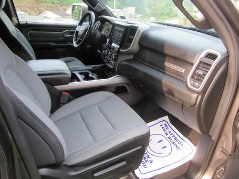 Used 2021 RAM 1500 Big Horn AWD/4WD image 12