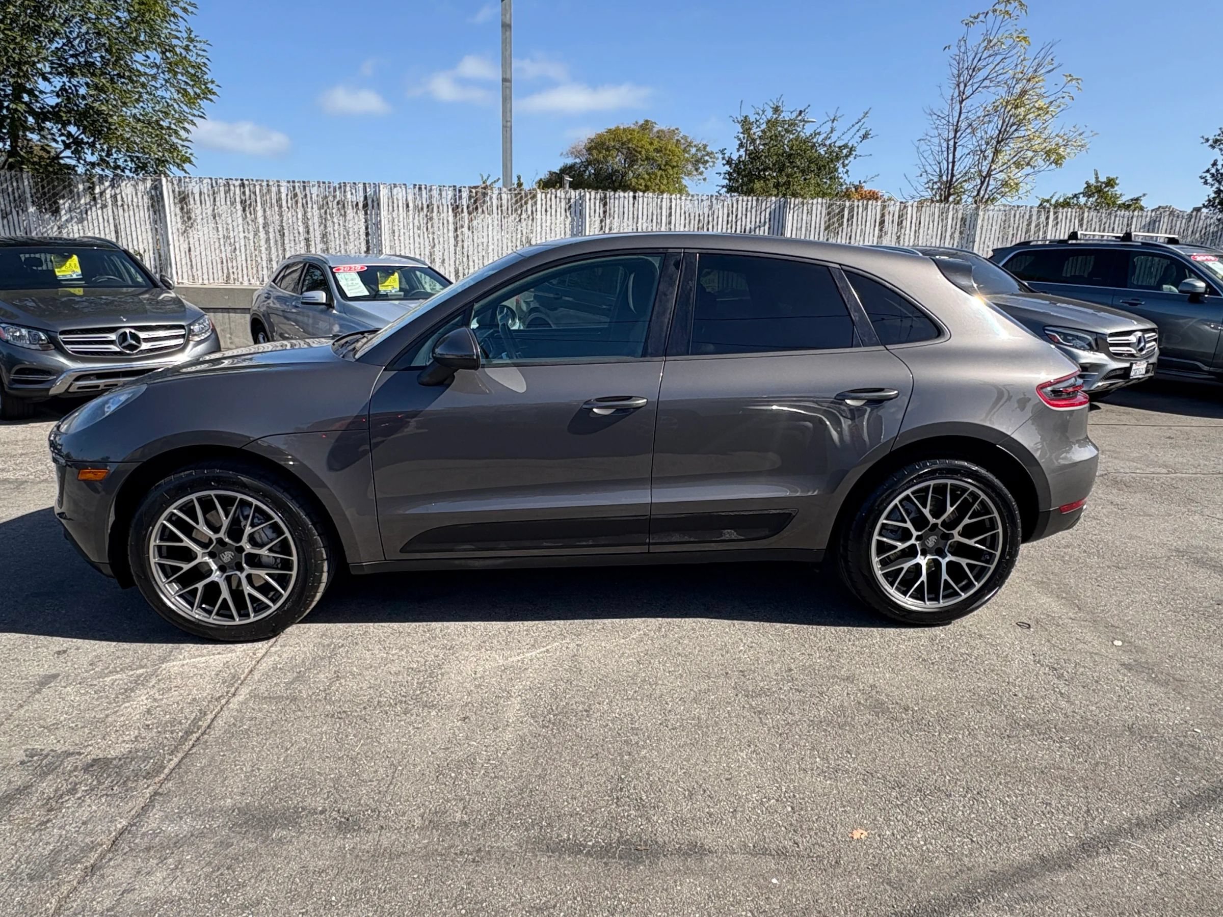 Used 2015 Porsche Macan S AWD/4WD image 4