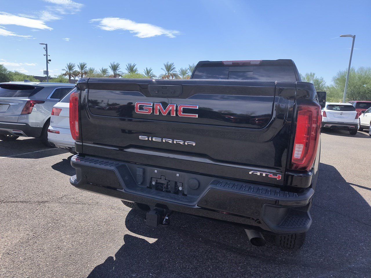 Used 2022 GMC Sierra 2500 AT4 w/ AT4 Preferred Package AWD/4WD image 5