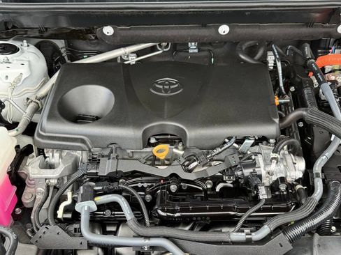Certified 2024 Toyota RAV4 XLE AWD/4WD image 32