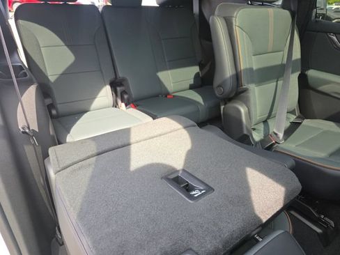 New 2026 GMC Acadia AT4 w/ Luxury Package AWD/4WD image 22