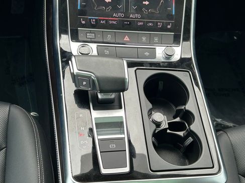 Used 2023 Audi Q8 Premium Plus w/ Premium Plus Package AWD/4WD image 21