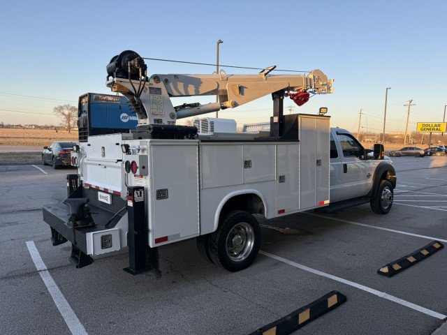 Used 2013 Ford F550 4x4 SuperCab Super Duty w/ Payload Upgrade Pkg image 4