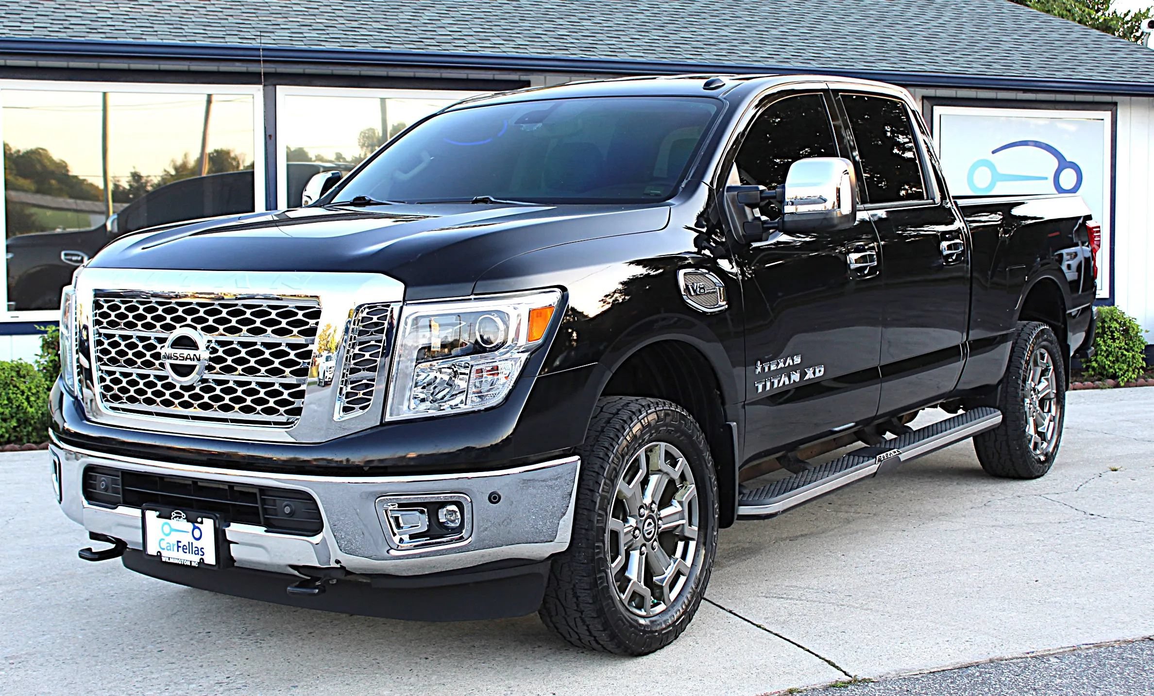 Used 2018 Nissan Titan SL w/ Texas Titan Edition AWD/4WD image 1