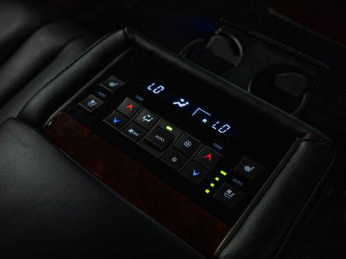 Used 2016 Lexus LX 570 4WD image 16