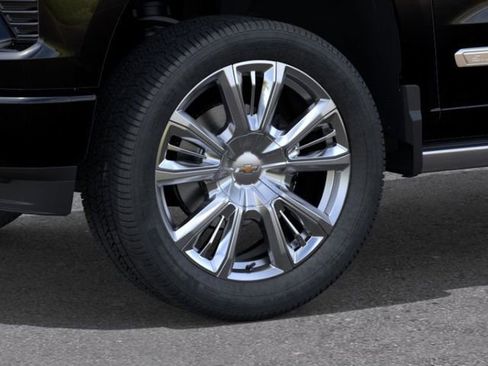 New 2026 Chevrolet Silverado 1500 High Country w/ High Country Premium Package AWD/4WD image 9