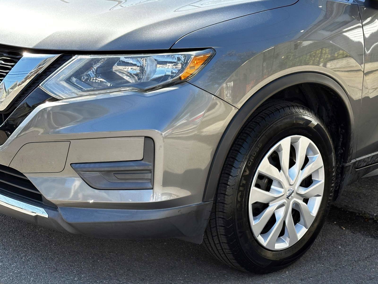 Used 2019 Nissan Rogue S AWD/4WD image 10