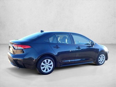 Used 2021 Toyota Corolla LE image 4