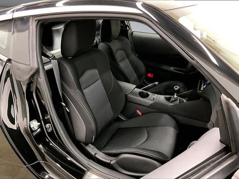 Used 2024 Nissan Z Sport w/ Floor Mat Package RWD image 25