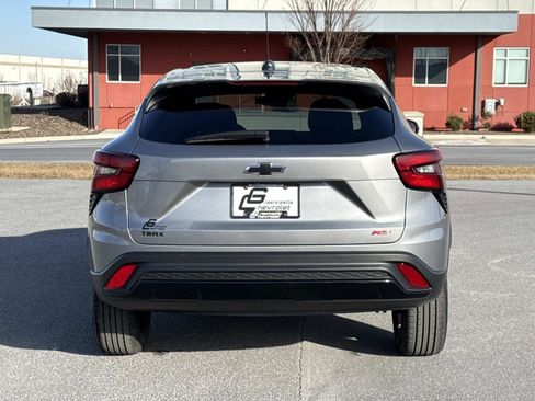 Used 2024 Chevrolet Trax RS w/ Driver Confidence Package image 25