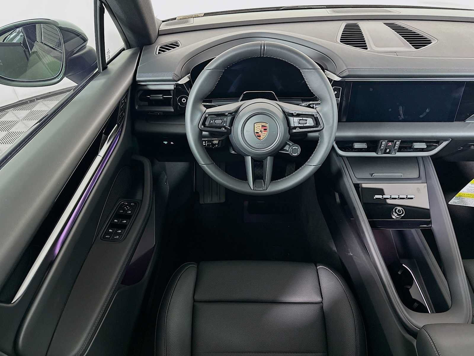Used 2026 Porsche Macan Electric RWD image 23