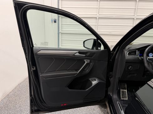 Used 2024 Volkswagen Tiguan SE R-Line FWD image 20