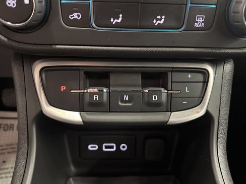 Used 2024 GMC Terrain SLE AWD/4WD image 34